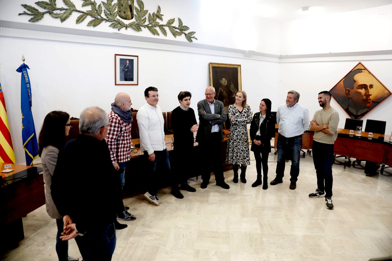 Óscar Lasarte es recibido en el Ayuntamiento 09