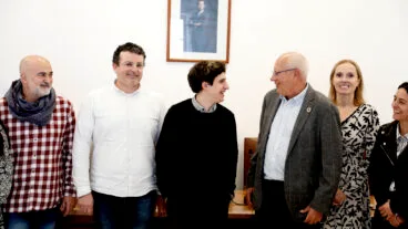 oscar lasarte es recibido en el ayuntamiento de denia dest