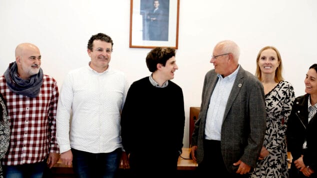 oscar lasarte es recibido en el ayuntamiento de denia dest