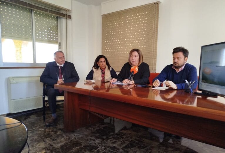 Pepa Font, Marc García y representantes de Liquas