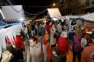 Visitantes en el Mercado de Navidad