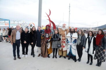 Cabalgata SS MM Los Reyes de Oriente en Dénia 2025 (15)