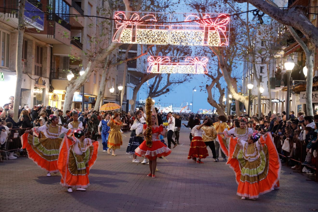 Cabalgata SS MM Los Reyes de Oriente en Dénia 2025 (32)