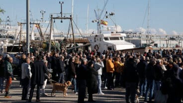 concentracion en denia contra la reduccion de dias de pesca de arrastre