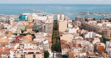 marques de campo y el centro de denia desde el aire