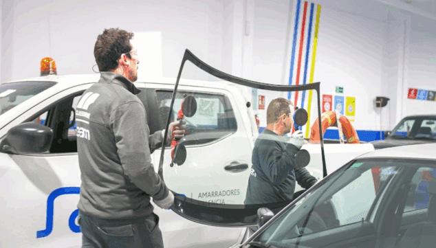 Imagen: Reparación de lunas exprés con profesionales