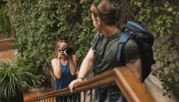 Senderismo entre montañas y naturaleza cerca del Hotel Nou Romà Dénia