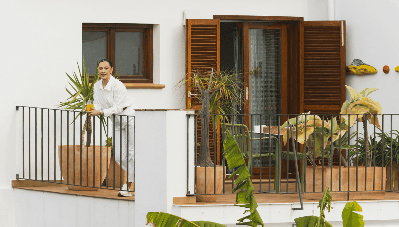 Unas vistas impresionantes desde el balcón en Hotel Nou Romà