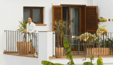 Unas vistas impresionantes desde el balcón en Hotel Nou Romà