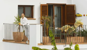 Unas vistas impresionantes desde el balcón en Hotel Nou Romà