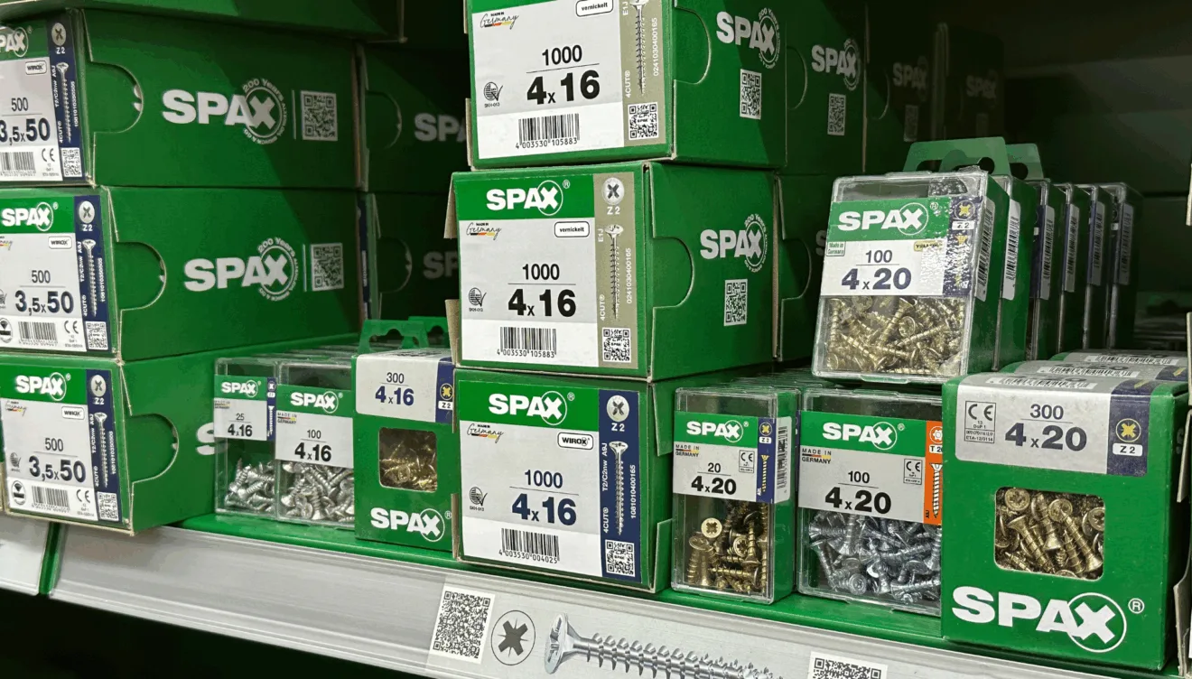 Variedad de medidas y tipos de tornillos y tirafondos