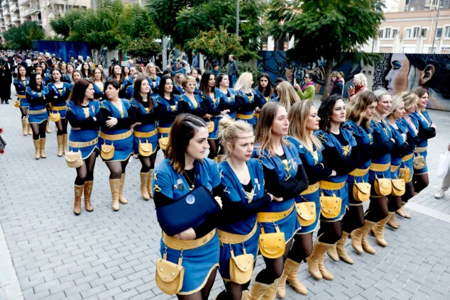 Así se vivió el Mig Any de Moros y Cristianos de Dénia: todas las fotos de las filaes 18 desfiler de mig any de denia 2025 18