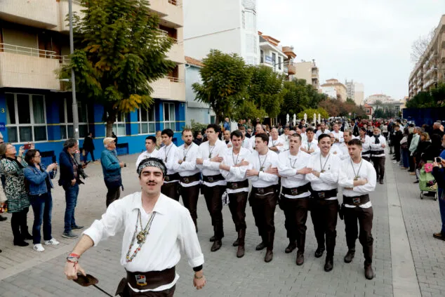 Así se vivió el Mig Any de Moros y Cristianos de Dénia: todas las fotos de las filaes 31 desfiler de mig any de denia 2025 31