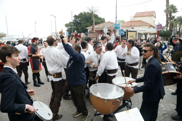 Así se vivió el Mig Any de Moros y Cristianos de Dénia: todas las fotos de las filaes 53 desfiler de mig any de denia 2025 53