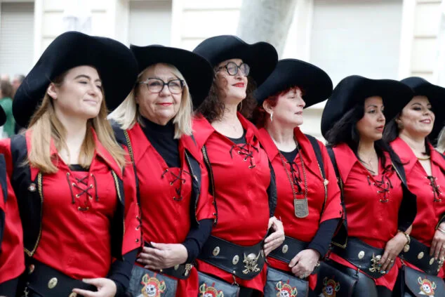 Así se vivió el Mig Any de Moros y Cristianos de Dénia: todas las fotos de las filaes 67 desfiler de mig any de denia 2025 68
