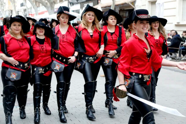 Así se vivió el Mig Any de Moros y Cristianos de Dénia: todas las fotos de las filaes 68 desfiler de mig any de denia 2025 69