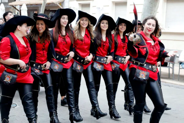 Así se vivió el Mig Any de Moros y Cristianos de Dénia: todas las fotos de las filaes 69 desfiler de mig any de denia 2025 70