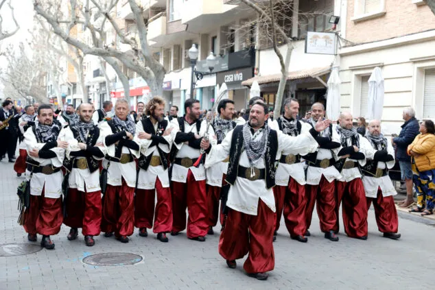 Así se vivió el Mig Any de Moros y Cristianos de Dénia: todas las fotos de las filaes 71 desfiler de mig any de denia 2025 72