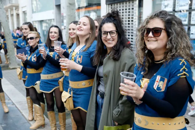 Así se vivió el Mig Any de Moros y Cristianos de Dénia: todas las fotos de las filaes 78 desfiler de mig any de denia 2025 79