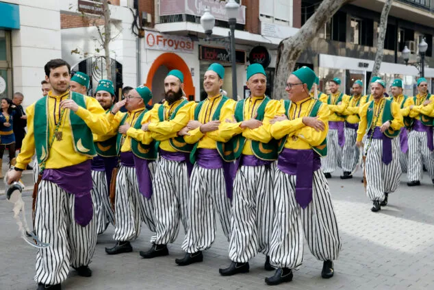 Así se vivió el Mig Any de Moros y Cristianos de Dénia: todas las fotos de las filaes 80 desfiler de mig any de denia 2025 81