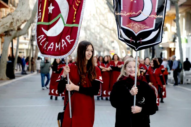 Así se vivió el Mig Any de Moros y Cristianos de Dénia: todas las fotos de las filaes 88 desfiler de mig any de denia 2025 89