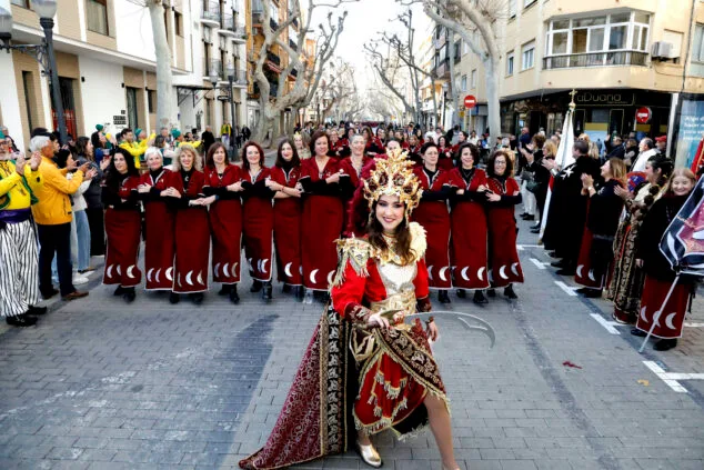 Así se vivió el Mig Any de Moros y Cristianos de Dénia: todas las fotos de las filaes 92 desfiler de mig any de denia 2025 93