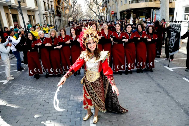 Así se vivió el Mig Any de Moros y Cristianos de Dénia: todas las fotos de las filaes 93 desfiler de mig any de denia 2025 94
