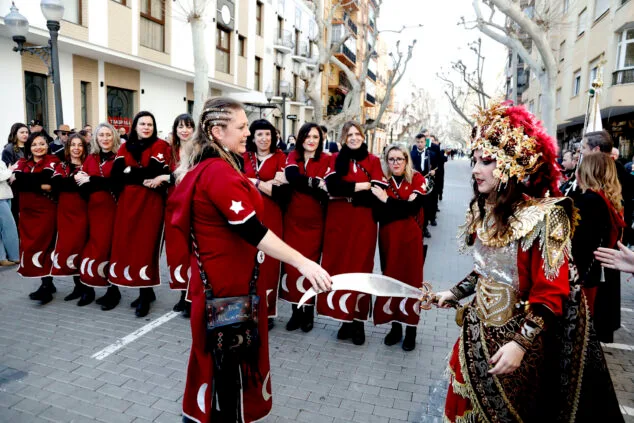 Así se vivió el Mig Any de Moros y Cristianos de Dénia: todas las fotos de las filaes 97 desfiler de mig any de denia 2025 98