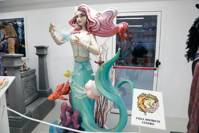 Estos son los 22 ninots de Dénia que luchan por el indulto: un recorrido visual por la Exposición del Ninot 2025 22 ninot 2025 de la falla centro