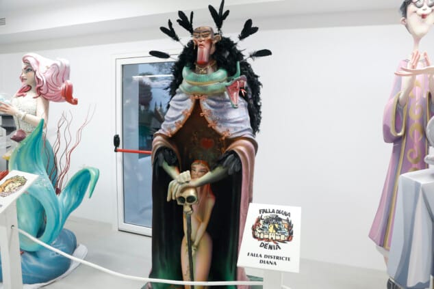 ninot 2025 de la falla diana 1