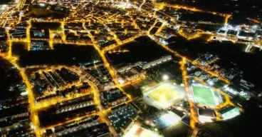 polideportivo de denia por la noche