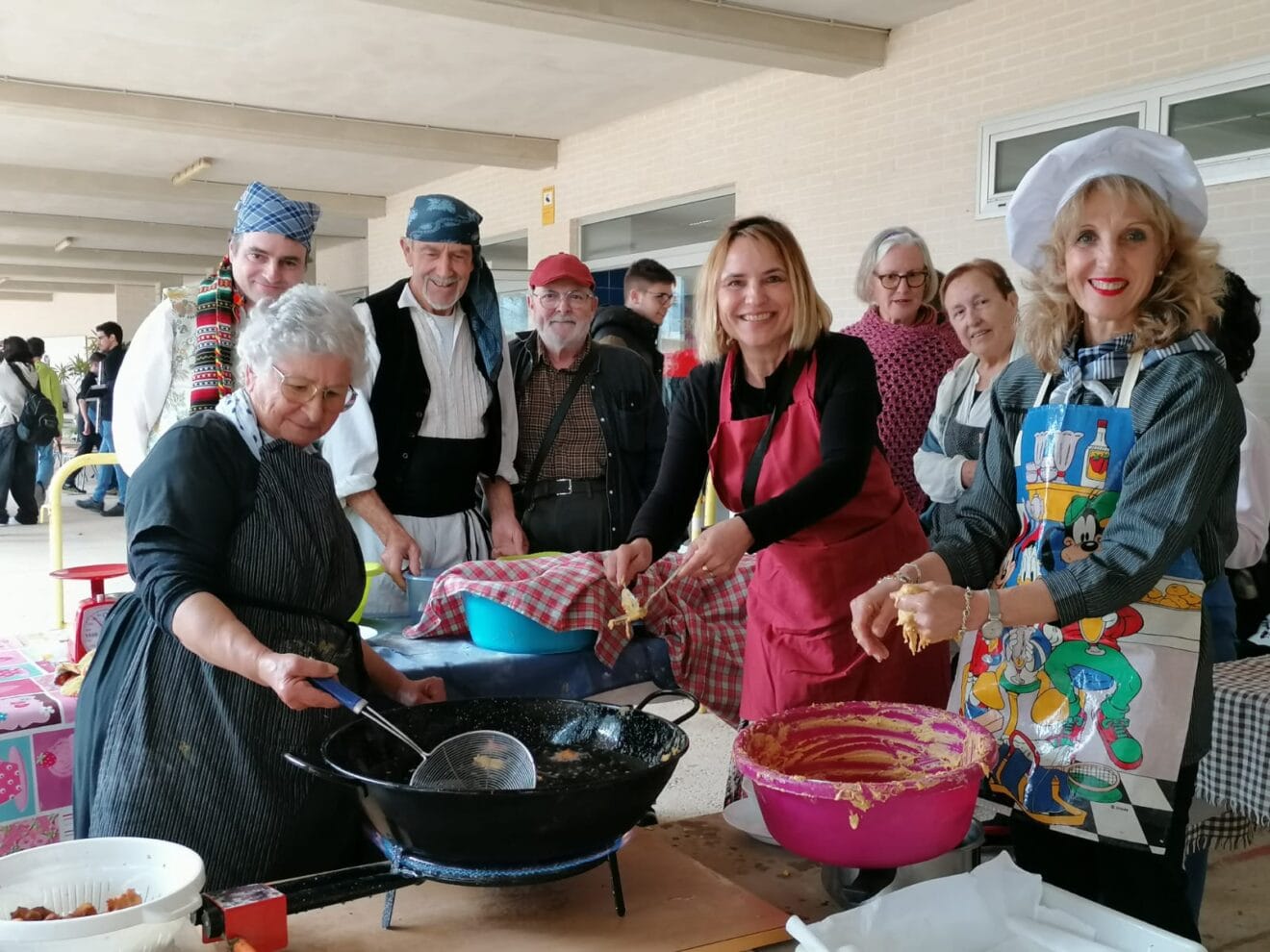 Proyecto Erasmus+ del IES Sorts de la Mar de Dénia. Elaborando bunyols