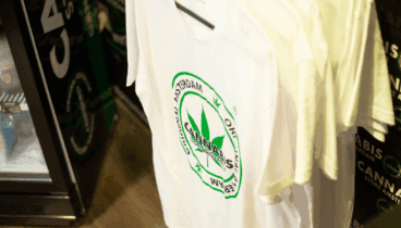 Ropa y complementos en Cannabis Store