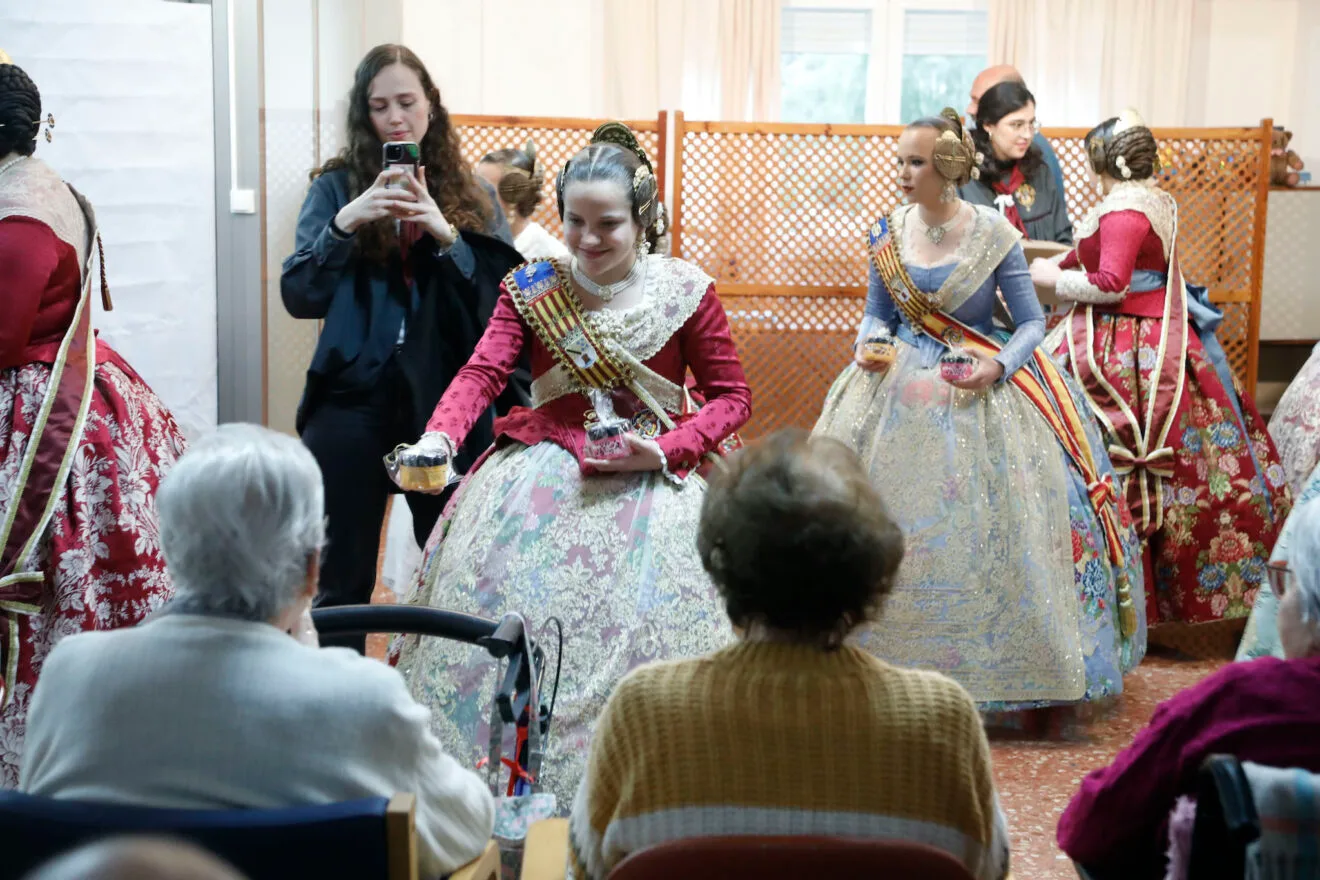 Visita a la residencia de las Fallas de Dénia 11