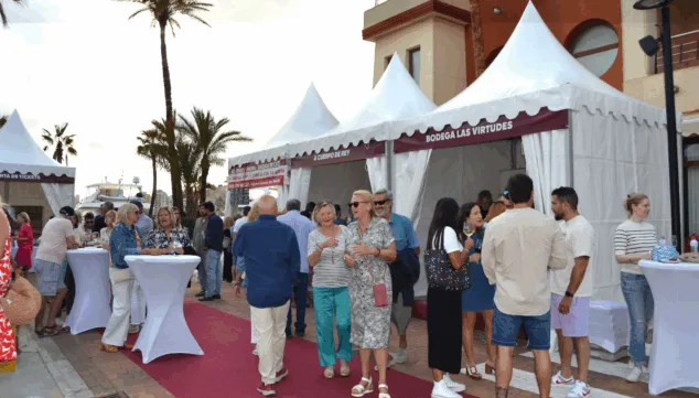 Imagen: Ambiente vibrante en la Feria del Vino de Marina Dénia