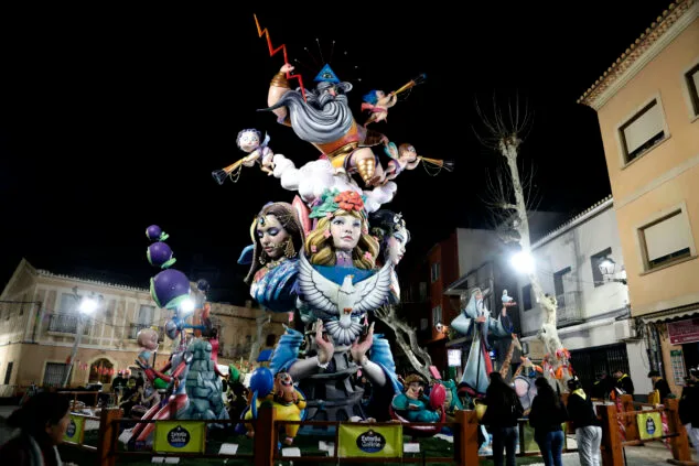 Imagen: Falla Oeste 2025, de noche