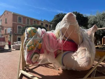 Les premiers ninots arrivent dans les rues de Denia 1