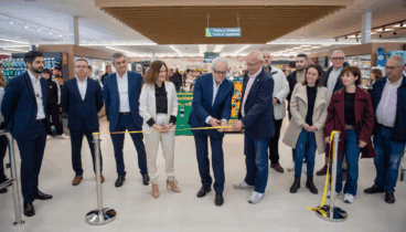Momento del corte de cinta en la apertura del supermercado Masymas Dénia