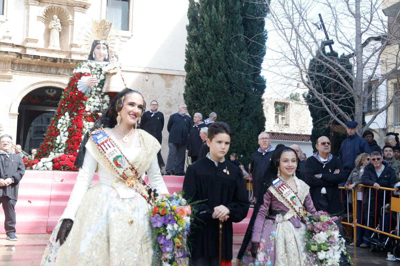 Ofrenda de flores de las Fallas de Dénia 2025 123