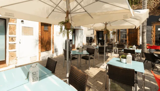 Disfruta la primavera como tú sabes: terraza, gastronomía innovadora y cócteles de primera 1 Imagen: Un rincón perfecto para disfrutar del buen tiempo