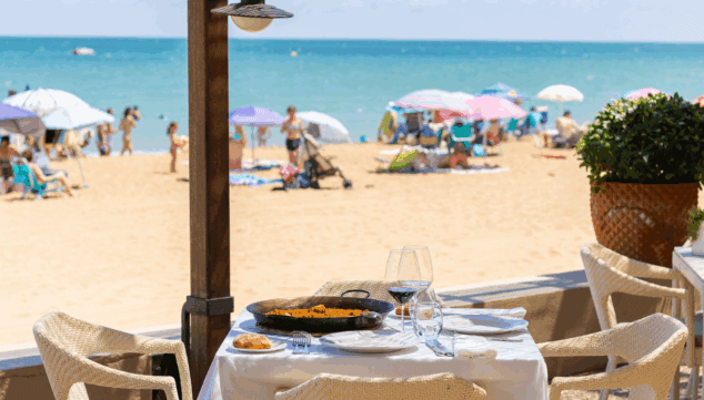 Imagen: Una paella, el mar… y cero prisas