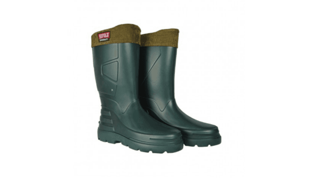 Imagen: Botas impermeables para pescar con seguridad