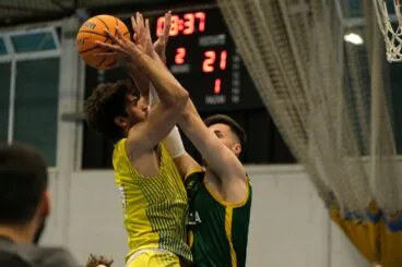 daniel perez contra un jugador del sueca