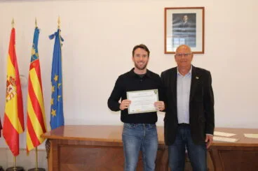 Entrega diplomas del proyecto de transición ecológica de Turismo Dénia