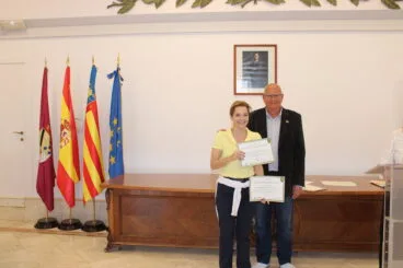 Entrega diplomas del proyecto de transición ecológica de Turismo Dénia (12)