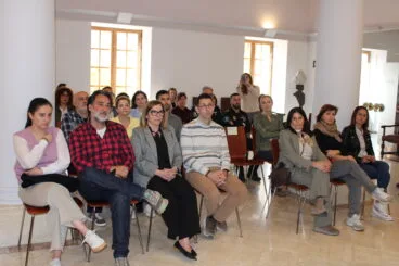 Entrega diplomas del proyecto de transición ecológica de Turismo Dénia (2)