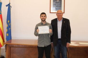 Entrega diplomas del proyecto de transición ecológica de Turismo Dénia (22)