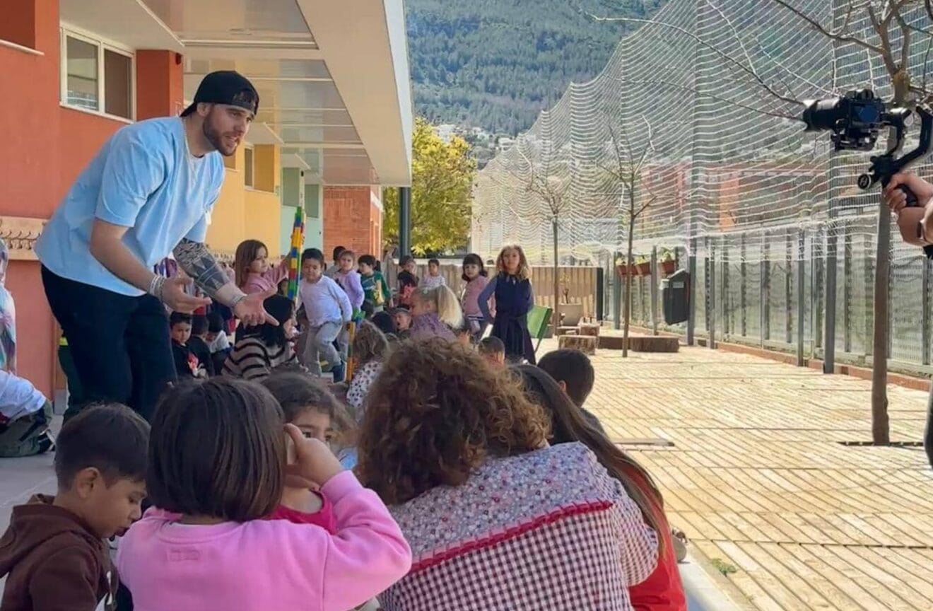 Grabación del videoclip de Arché en un colegio de Dénia