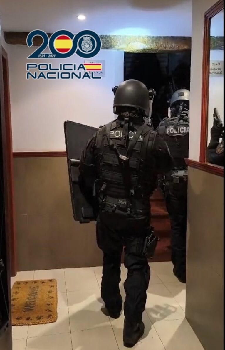 La Policía Nacional detiene en Bilbao al presunto autor de varios robos en el interior de viviendas de Alicante, Dénia y Cartagena