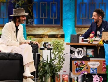 leiva junto a david broncano durante la entrevista en la revuelta